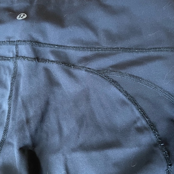 Lululemon leggings size 8 black with mesh - Picture 9 of 11